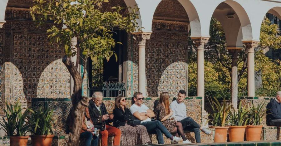 Seville: Alcázar Fast-Track Access with Guided Tour - Timing, heat, and crowd levels