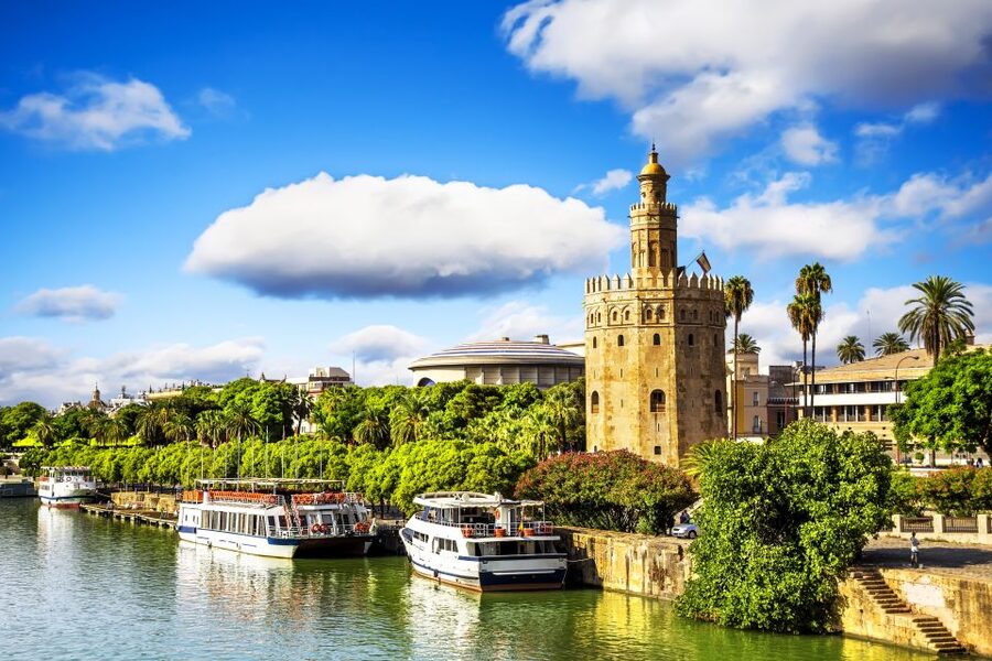 Seville: Alcázar Guided Palace Tour with Priority Access - Why a guide helps inside the palace