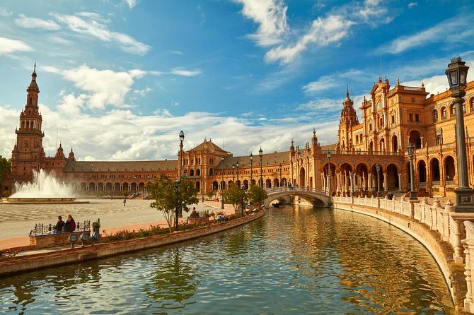 Seville & Alcazar Skip the Line from Cadiz Port (Cruisers Only) - Meeting the coach outside Cadiz port