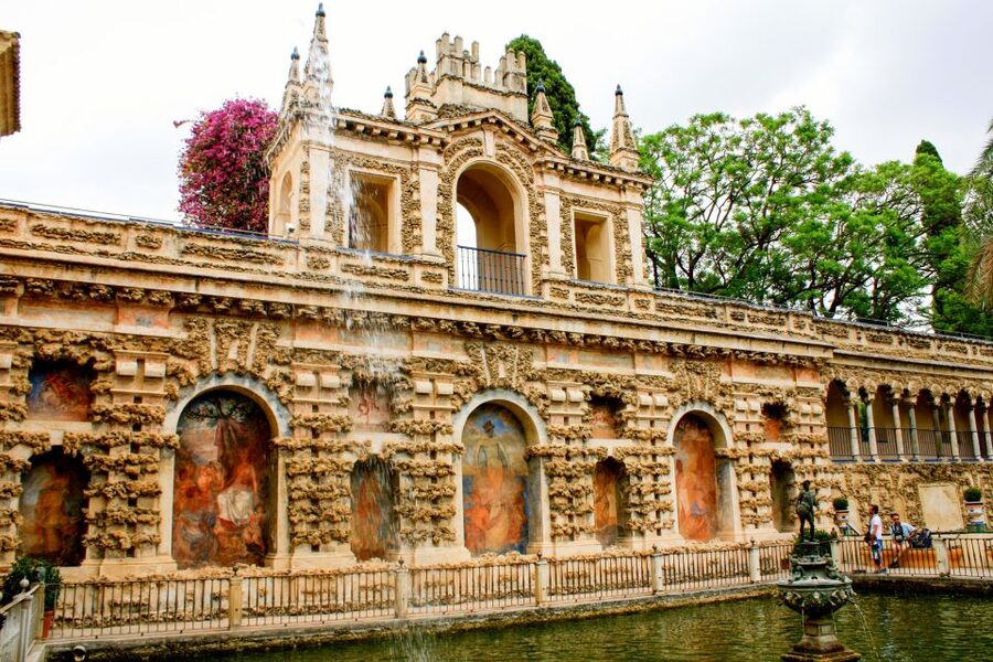 Seville: Alcazar Skip-the-Line Guided Tour with Tickets - Christian kings and a palace that kept changing