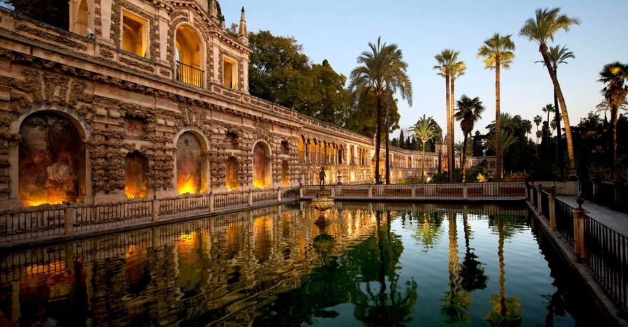 Seville: Cathedral & Alcázar Guided Tour with River Cruise - Two Seville icons in one morning or afternoon