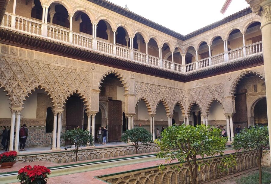 Seville: Cathedral & Alcázar Guided Tour with River Cruise - Handling the long day in Seville
