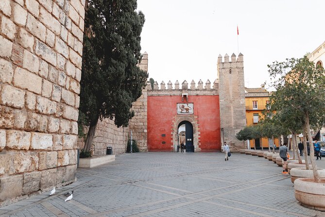 Seville Exclusive Beat the Crowds Guided Alcazar Before Opening - Who will appreciate this tour most?