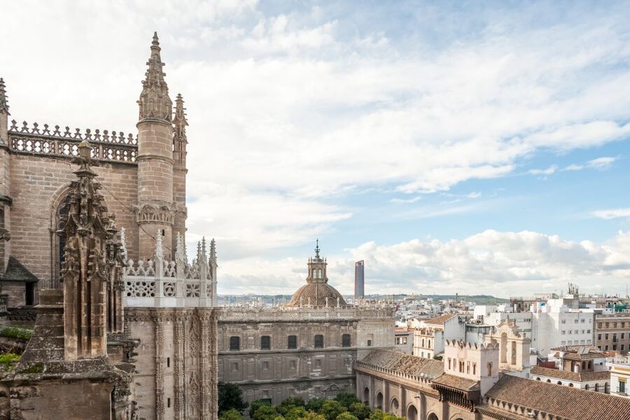 Seville Guided Tour: Cathedral, Giralda & Optional Alcázar - Why Seville Cathedral deserves a guided visit