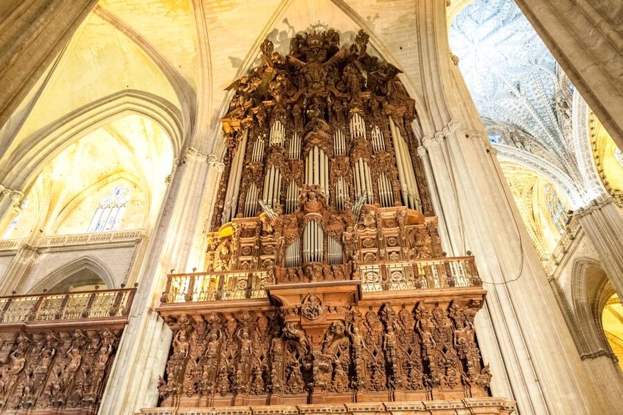 Seville Guided Tour: Cathedral, Giralda & Optional Alcázar - Adding the Alcázar for a three-hour history lesson