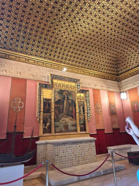 Seville: Guided tour of the Alcazar, Cathedral, and Giralda - Why this three-hour combination works
