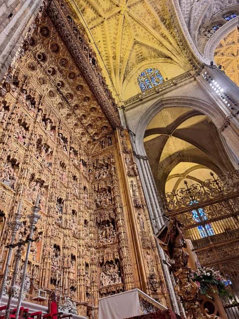 Seville: Guided tour of the Alcazar, Cathedral, and Giralda - The Royal Alcazar and its Mudejar palace rooms