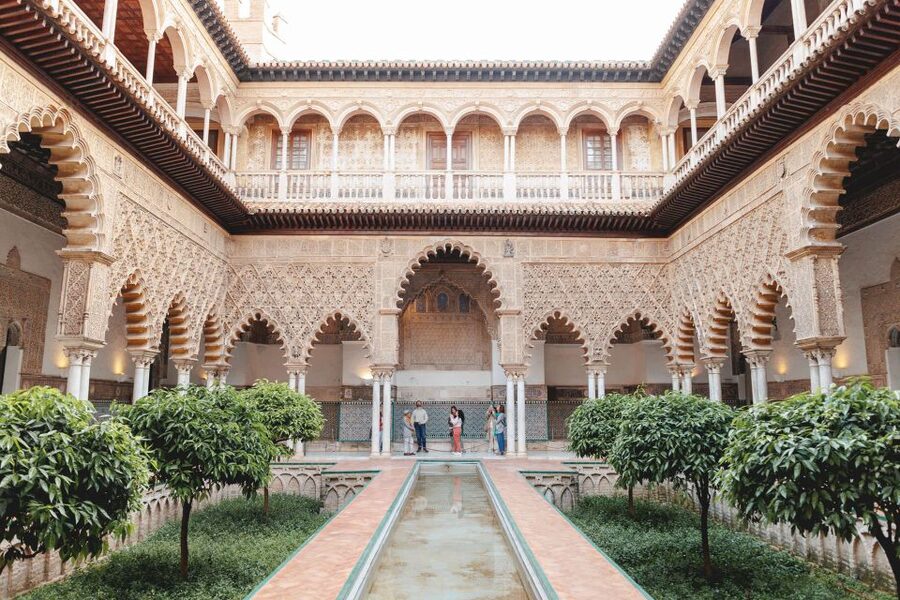 Seville: Guided Walking Tour with Alcazar & Cathedral Access - Why the early Alcazar start matters