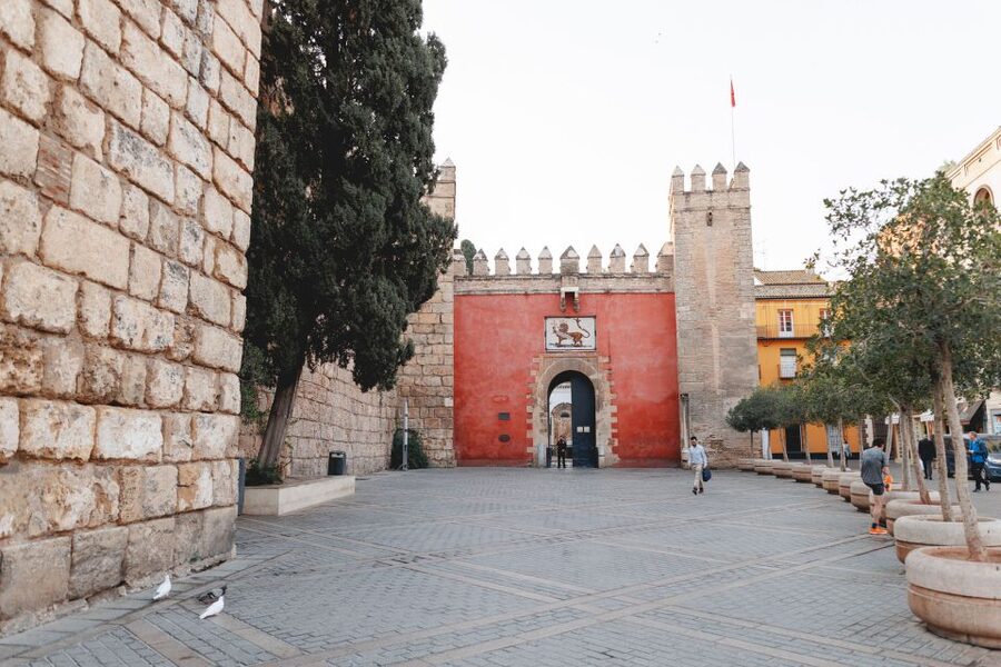 Seville: Guided Walking Tour with Alcazar & Cathedral Access - Santa Cruz, Seville’s old Jewish Quarter