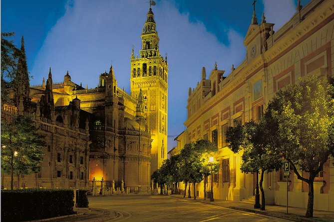 Seville Private Walking Tour with Alcazar & Cathedral Tickets - Meeting the guide beneath the Giralda