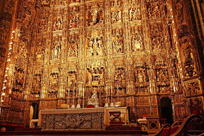 Seville Private Walking Tour with Alcazar & Cathedral Tickets - Climbing the Giralda for city views