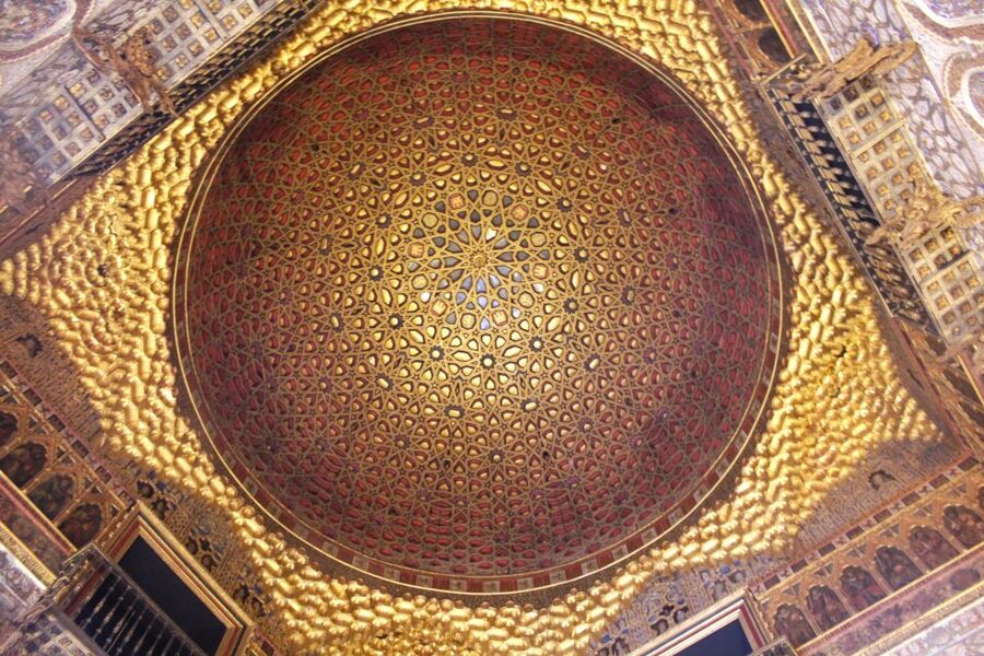 Seville: Royal Alcazar, Cathedral, and Giralda Tower Tour - What the guides add