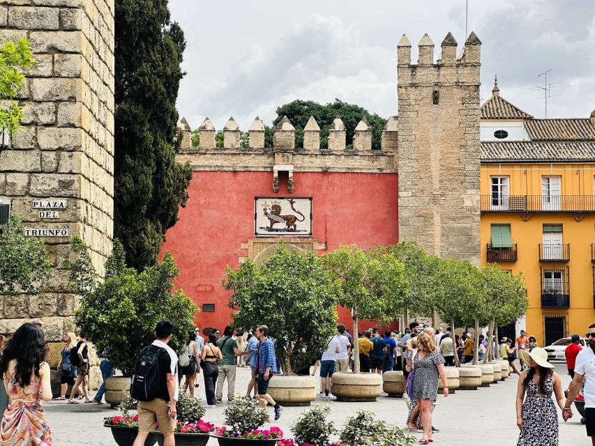 Seville: Royal Alcazar Guided Tour - Gardens and the end of the visit