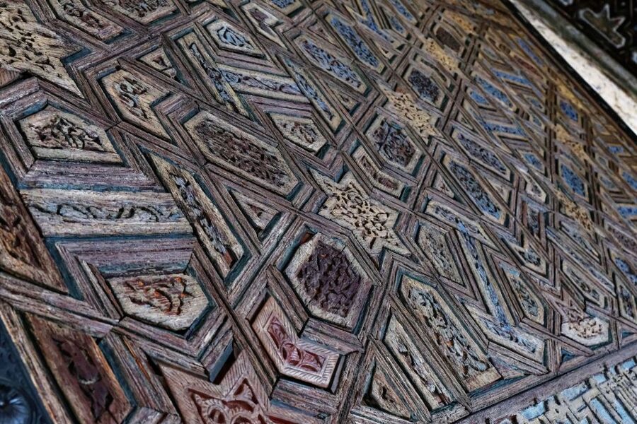 Seville: Skip-the-Line Royal Alcázar Guided Tour - Who should book this Alcázar tour