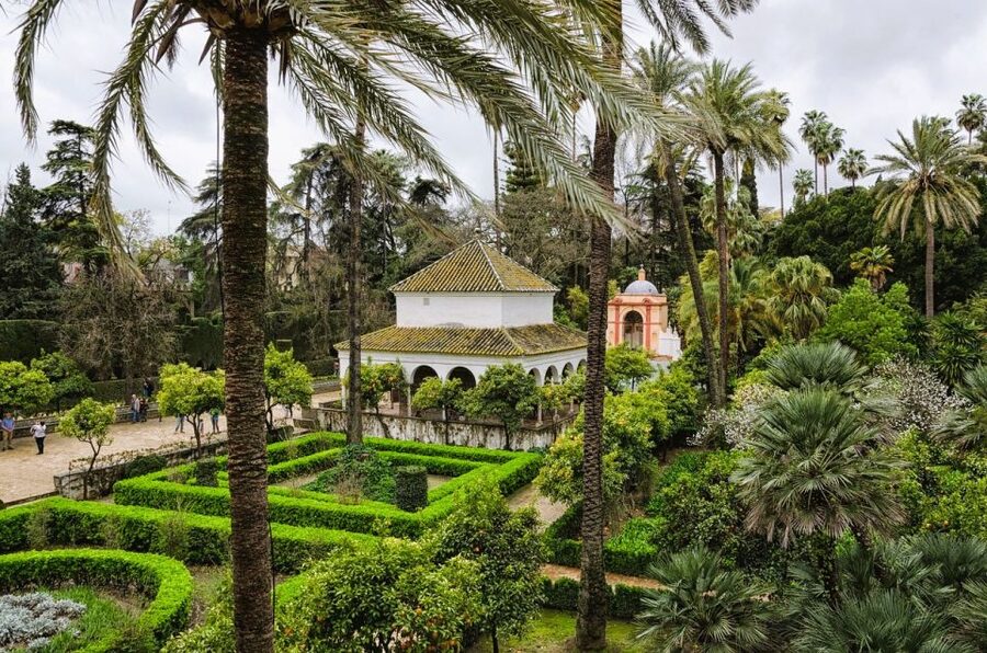 Seville: Small-Group Alcázar Guided Tour & Entry Ticket - Why the Alcázar works best with a guide