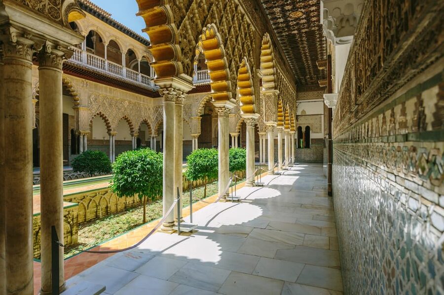 Seville: Tour Alcázar, Cathedral & Giralda Priority Access - Key points to know before booking