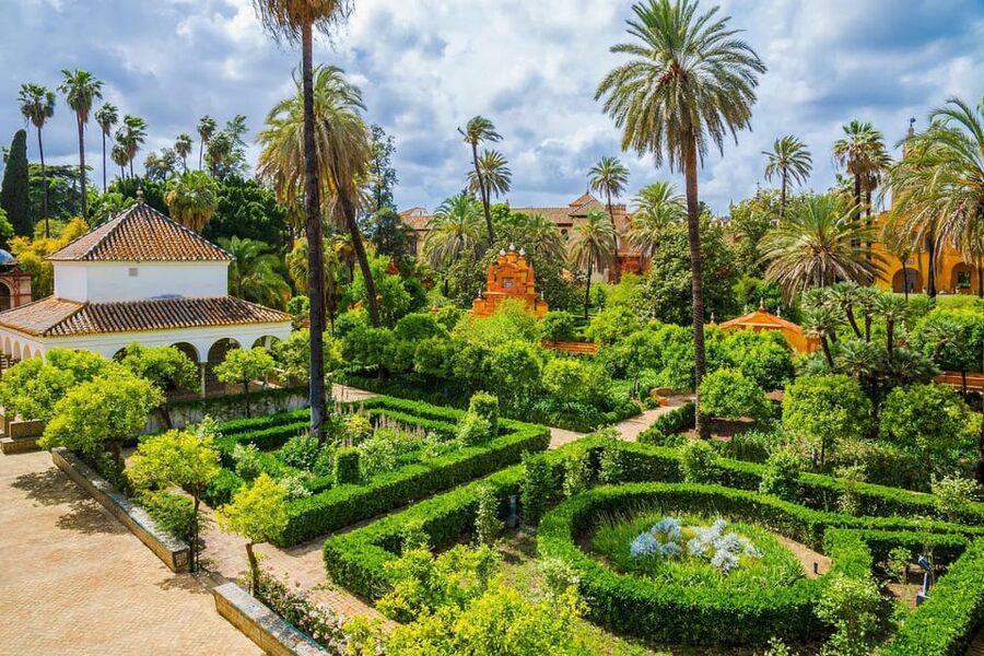 Seville: Tour Alcázar, Cathedral & Giralda Priority Access - Who should book this Seville tour?