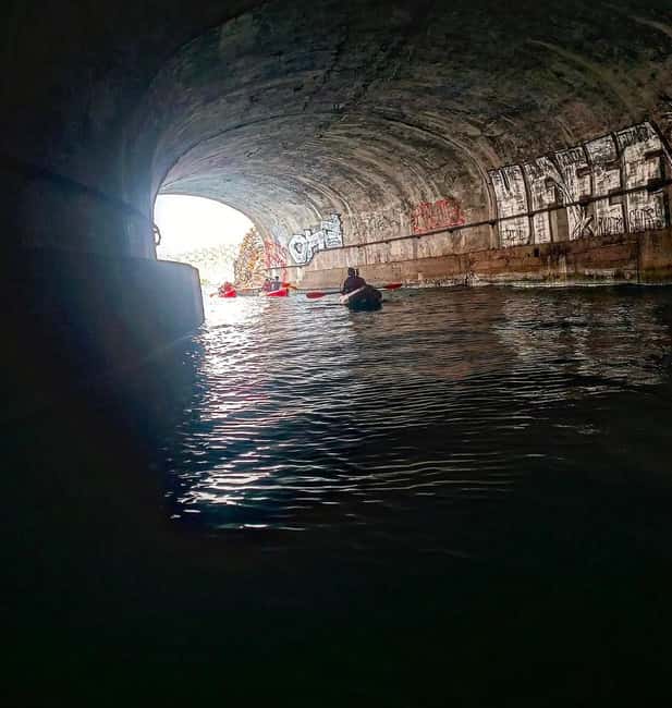 Šibenik: Sea Kayaking Tour to St. Nicholas Fortress - What the guides add to the experience