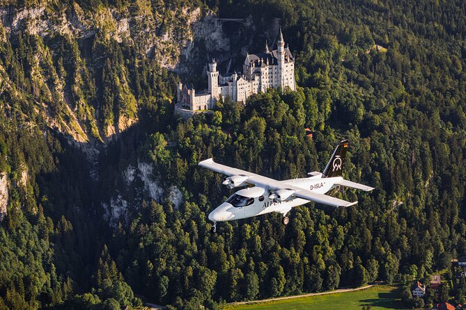 Sightseeing flight Zugspitze Neuschwanstein Castle Alps Munich Augsburg - Zugspitze and the deep blue Eibsee