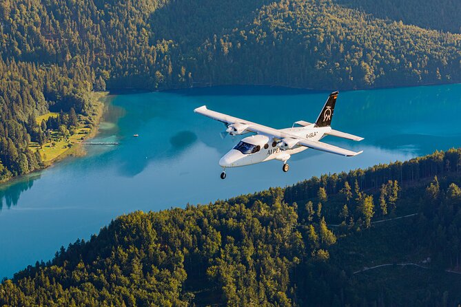Sightseeing flight Zugspitze Neuschwanstein Castle Alps Munich Augsburg - Pilot commentary and the small-group setting