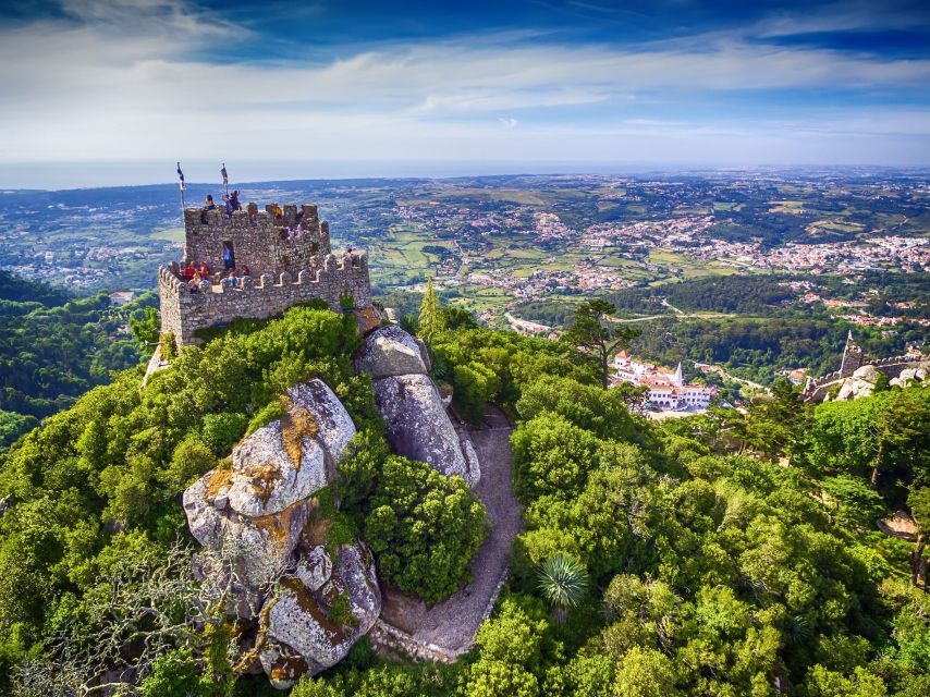 Sintra: Castle of the Moors E-Ticket and Audio Guide - Entering the castle with a phone ticket