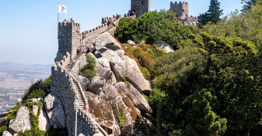 Sintra: Castle of the Moors & Quinta Entry with Audio Guides - Finish with Sintra’s old-town walking tour