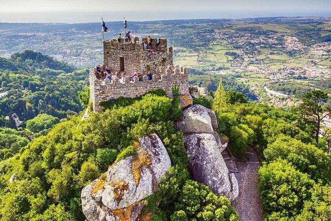 Sintra: Castle of the Moors Skip-the-Line Ticket - Combining the castle with Pena Palace