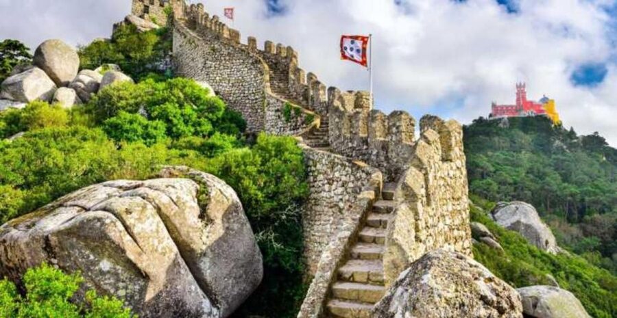 Sintra: Castle of the Moors Skip-the-Line Ticket+Audio Guide - Getting from Lisbon to the hilltop entrance