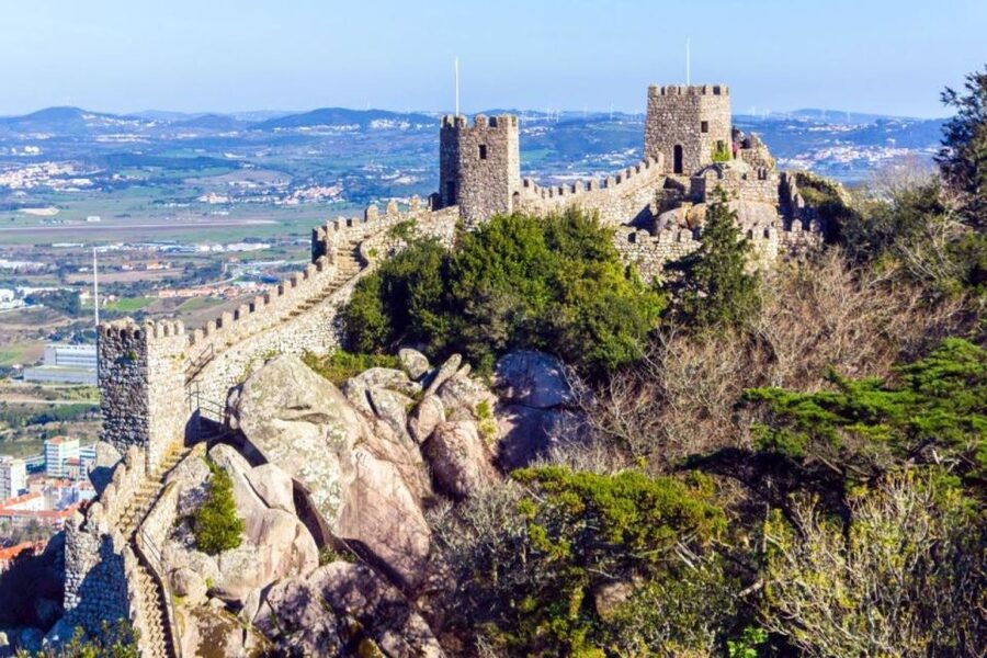 Sintra: Castle of the Moors Skip-the-Line Ticket+Audio Guide - Climbing the walls and towers