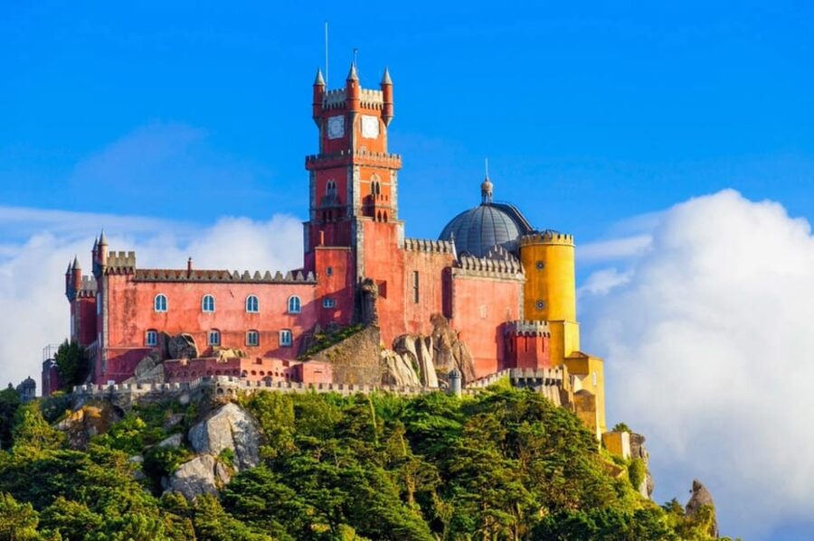 Sintra: Official Public Bus Transport: All Palaces & Castles - Who should buy this Sintra transport ticket?