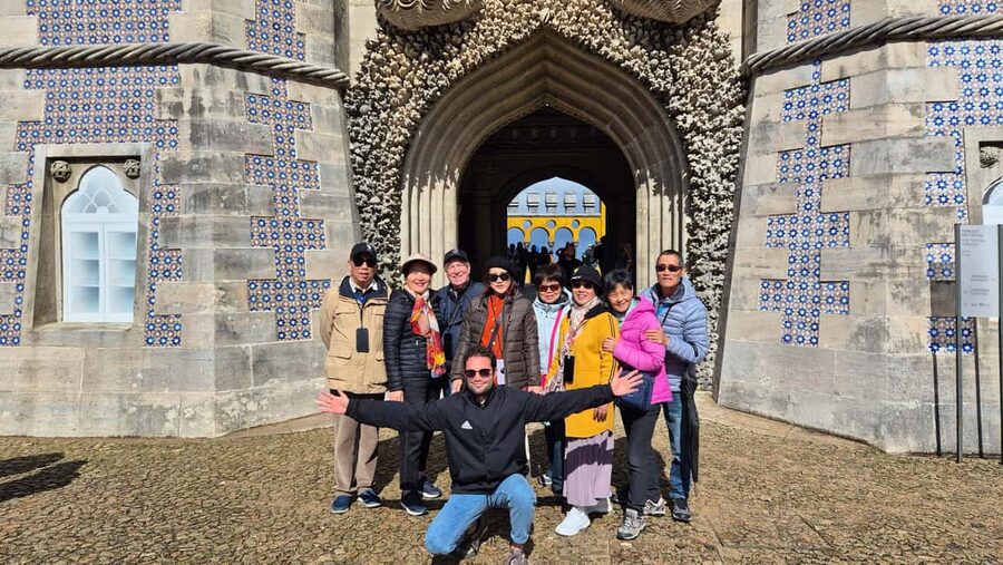 Sintra Small Group: Pena Palace, Moorish Castle & Cascais - Key points at a glance