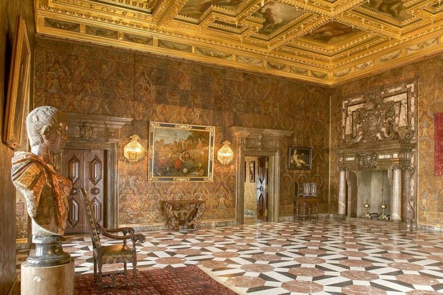 Skip-the-Line Wawel Castle Chambers Private Tour - FAQ