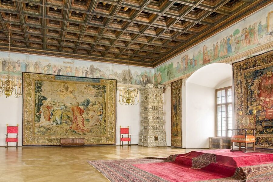 Skip-the-Line Wawel Castle Chambers Private Tour - Meeting point, pace, and practical comfort