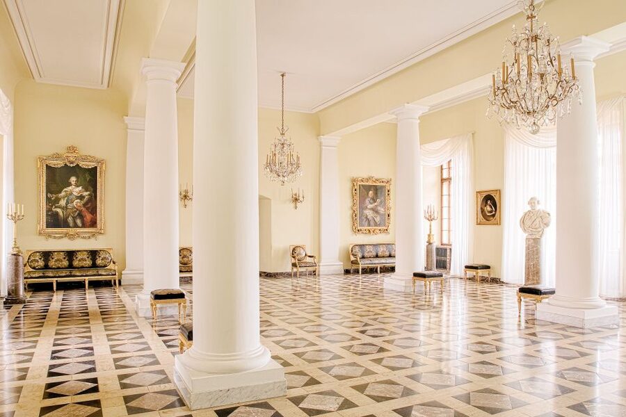 Skip-the-Line Wawel Castle Chambers Private Tour - Who will get the most from this Wawel visit