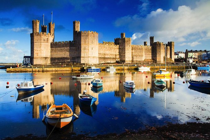 Snowdonia & The 3 Castles Tour - The Smallest House is a quick photo stop