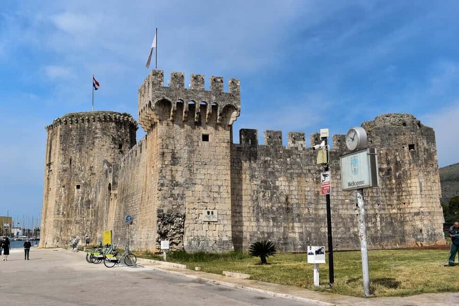 Split: Historical Tour of Salona, Klis Fortress and Trogir - Klis Fortress: the day’s big view