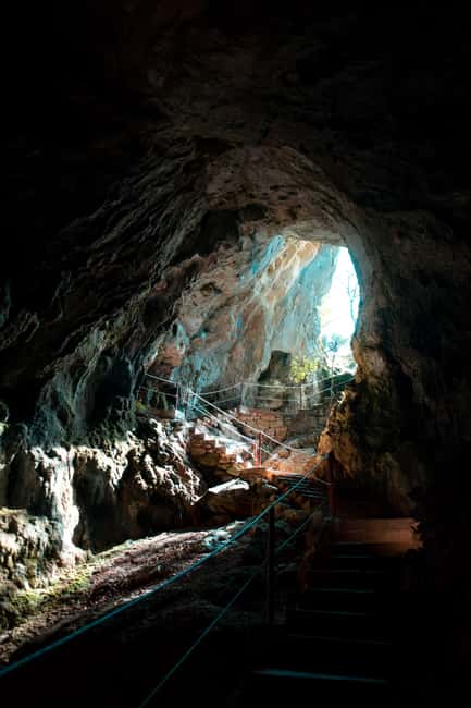 Split: Private tour to Klis Fortress and Vranjača cave - Walking demands and what to pack
