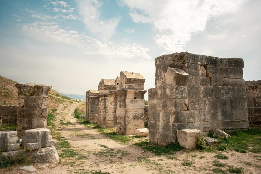 Split: Private tour to Salona, Vitturi castle and Trogir - Trogir: medieval stonework on a compact scale