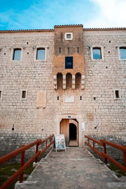 Split: Private tour to Salona, Vitturi castle and Trogir - What the $117 price really buys