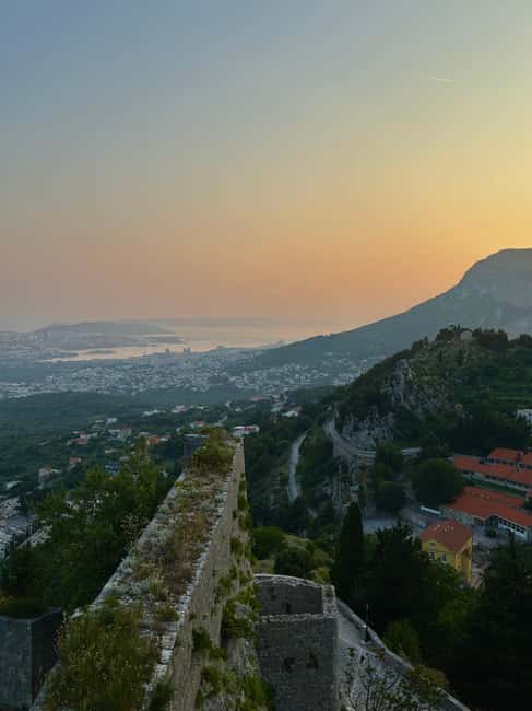 Split: Sunset at Klis Fortress with Sightseeing Bus - What to bring for a smoother visit