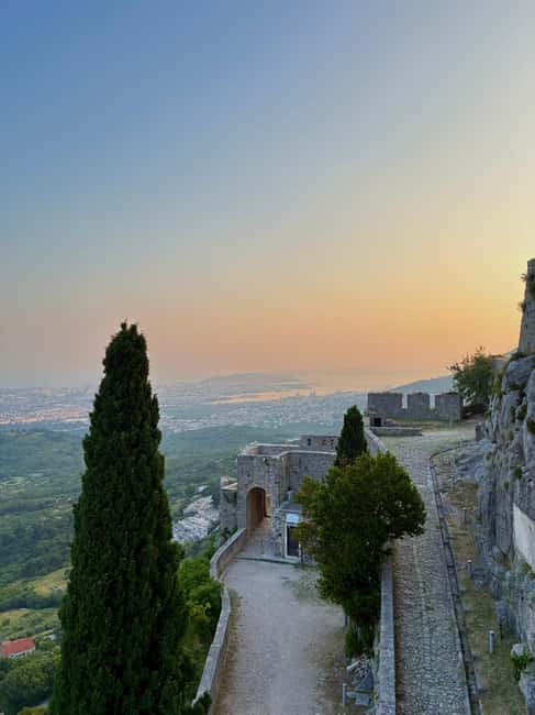 Split: Sunset at Klis Fortress with Sightseeing Bus - Why Klis Fortress makes a smart evening trip from Split