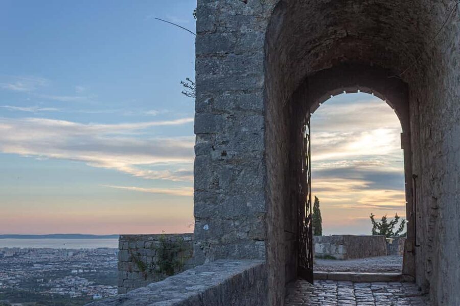 Split: Sunset at Klis Fortress with Sightseeing Bus - Sunset views over Split and the Adriatic