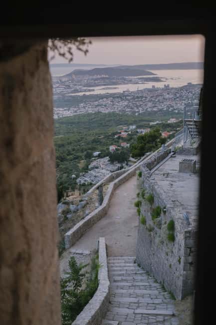 Split: Sunset at Klis Fortress with Sightseeing Bus - The 30-minute return to Split