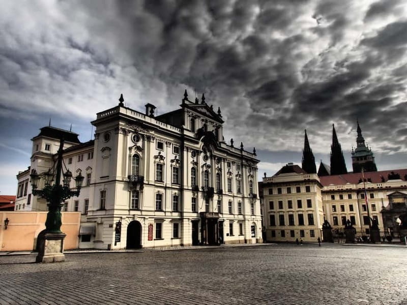 St Vitus Cathedral & Hidden Gems of Prague Castle - Meeting at Pohorelec and getting oriented