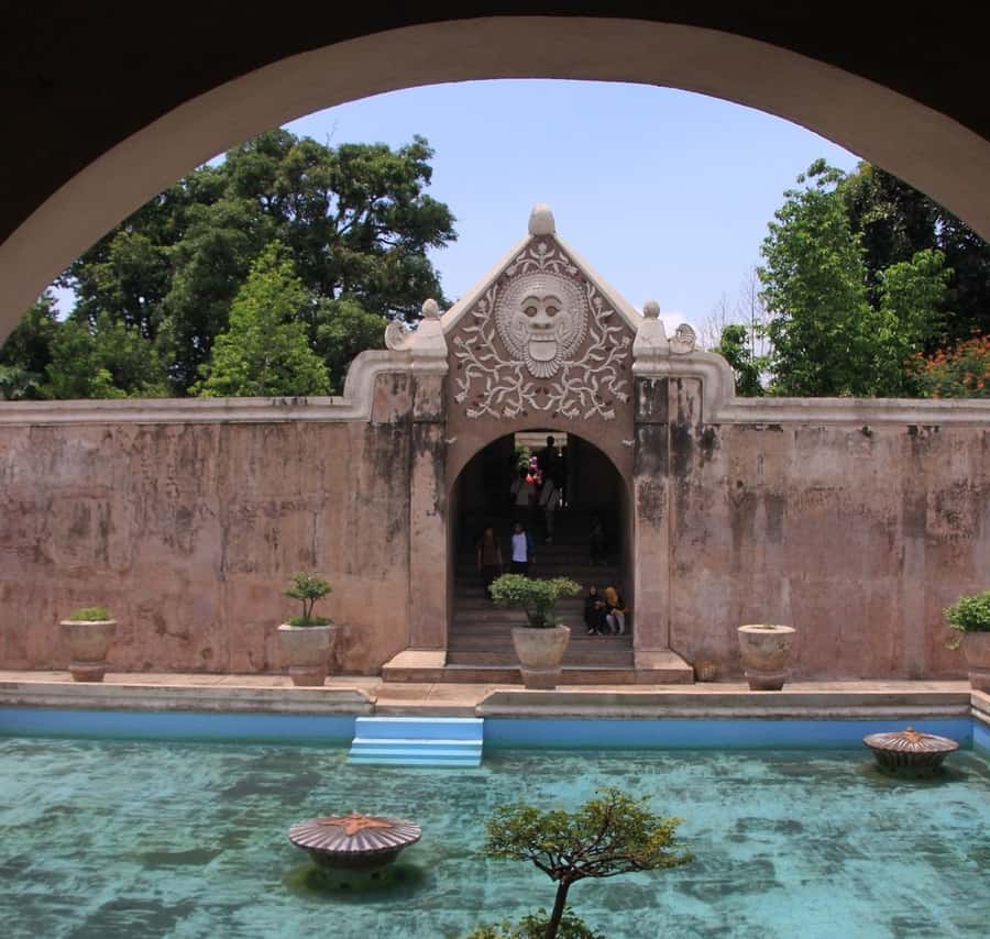 Sultan Palace, Prambanan Temple and Water Castle Guide Tour - Reading the stories carved at Prambanan