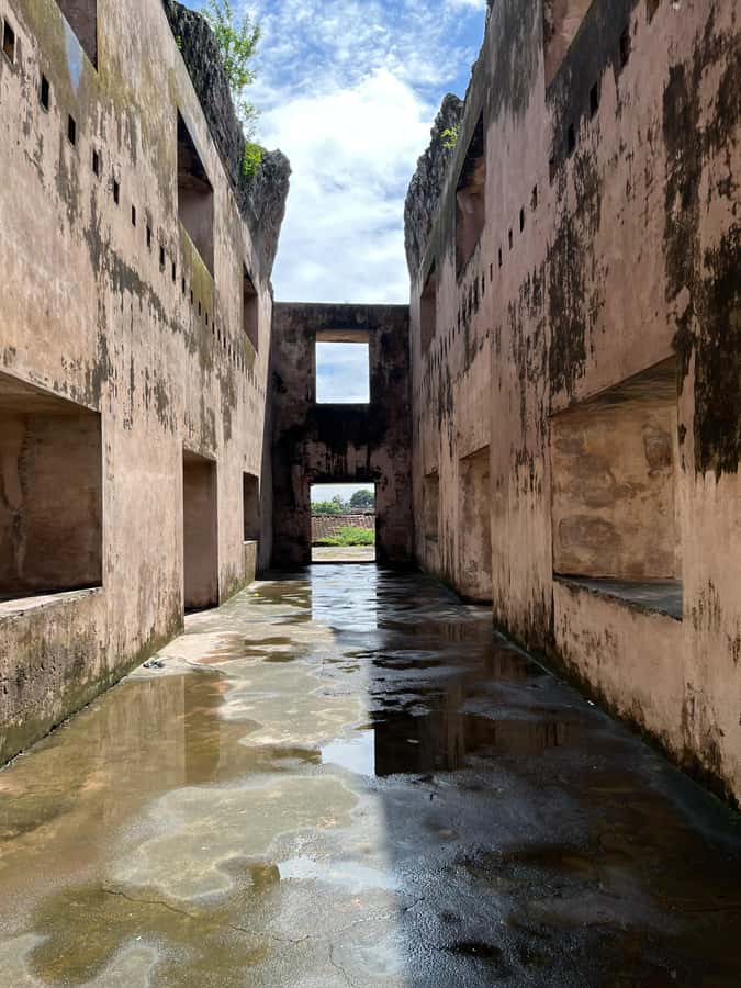 Sultan Palace, Prambanan Temple and Water Castle Guide Tour - Monday closures and the need to check dates