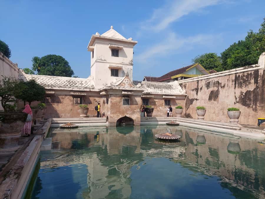 Sultan Palace, Water Castle & Prambanan Temple Guided Tour - Starting at the Sultan’s Palace