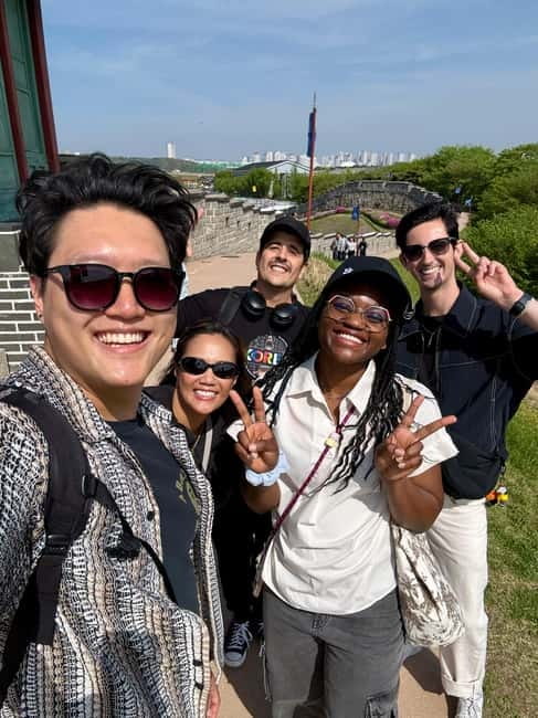 Suwon: Baseball Game with Fortress and Local Food Tour - Fried chicken or Korean barbecue in Suwon