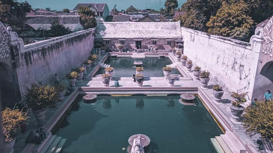 Taman sari water castle, sultan palace & local food tasting - Walking 10 minutes to Taman Sari