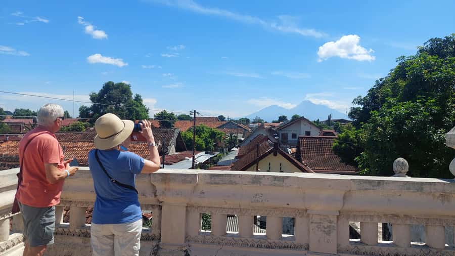 Taman sari water castle, sultan palace & local food tasting - Timing, weather, and walking comfort
